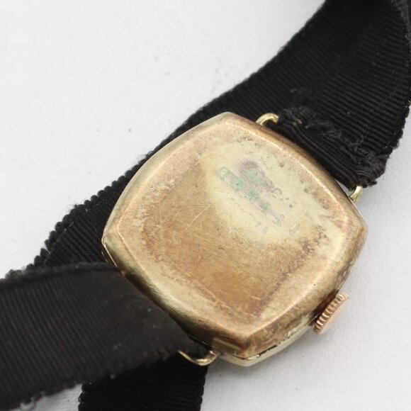 Vintage Gruen Cushion Art Deco Ladies Mechanical Wristwatch Swiss Gold FIlled